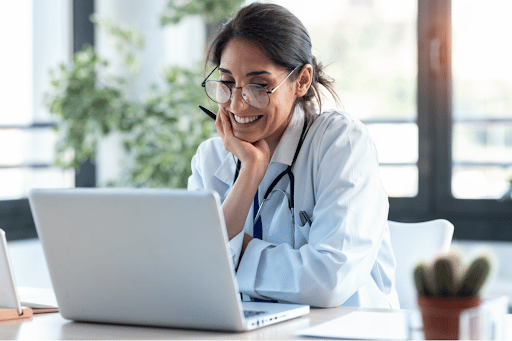 The Advantages of an Online Medical Training Program